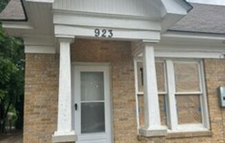 923 Sunset Ave.