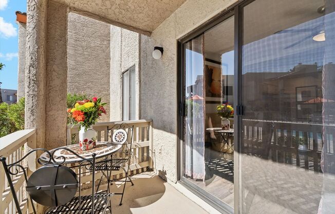 2 beds, 2 baths, 892 sqft, $1,409, Unit 244