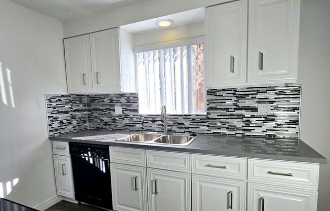 2 beds, 2 baths, 1,000 sqft, $3,195, Unit 205