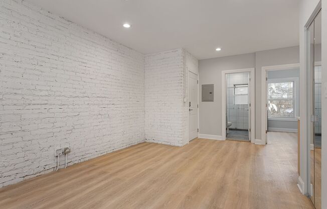 2 beds, 1 bath, 561 sqft, $2,100, Unit 1629-1D