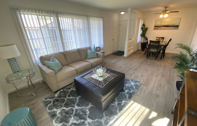 2 beds, 1 bath, $2,295, Unit 2432 Bradshawe, Unit B