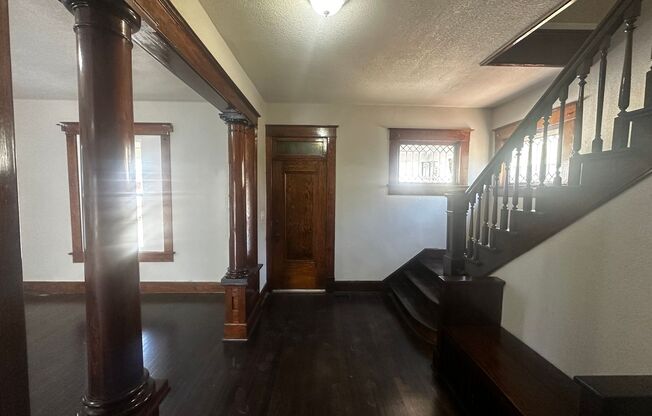 3 beds, 1 bath, $1,600