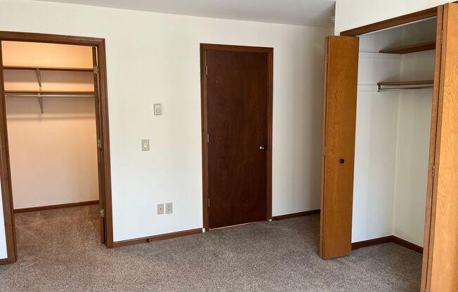 2 beds, 2 baths, 950 sqft, $1,775, Unit 7641CA