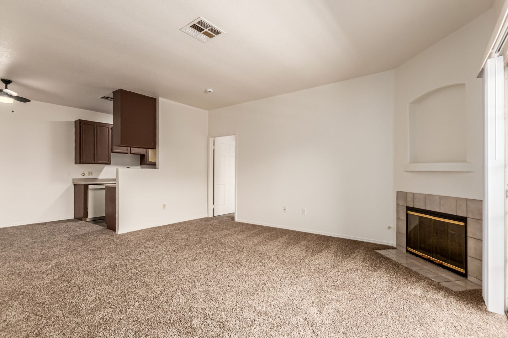 GATED POOL COMMUNITY NEAR AIR FORCE BASE!
