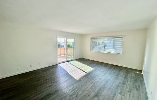 3 beds, 2 baths, $3,995, Unit 3714 1/2 Corinth Ave.