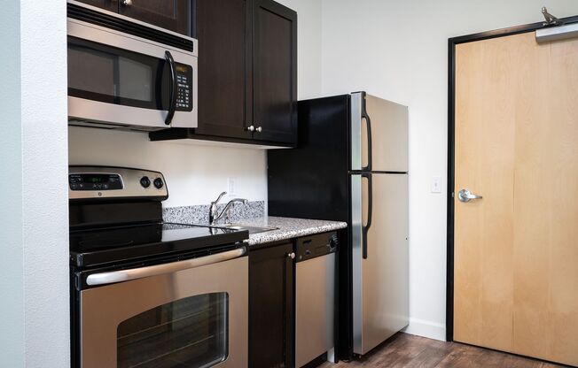 Studio, 1 bath, 279 sqft, $950, Unit W312