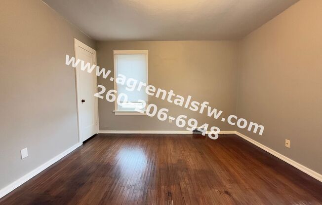 2 beds, 1 bath, 1,040 sqft, $895, Unit #2