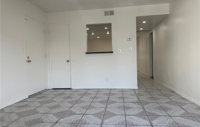 2 beds, 1 bath, 799 sqft, $2,200, Unit 13