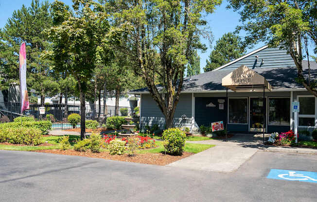 Hunt Club clubhouse exterior