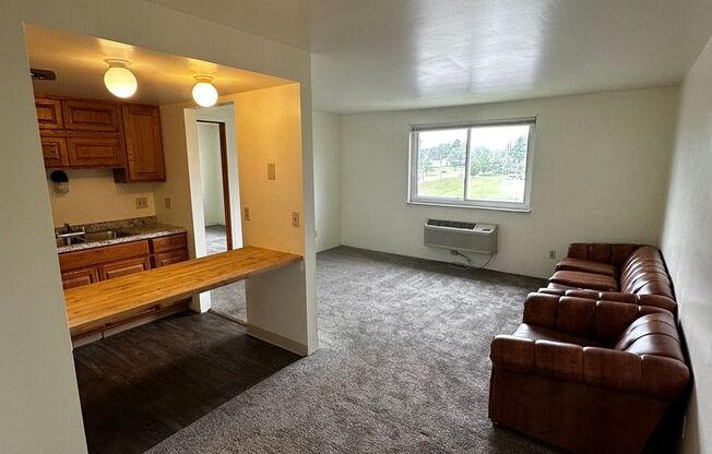 320 Whitestown