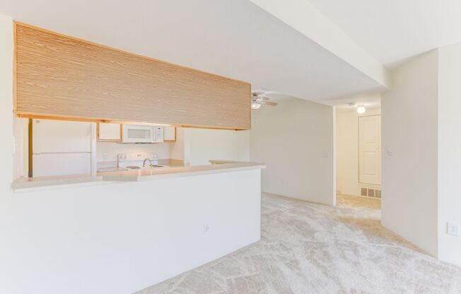 1 bed, 1 bath, 636 sqft, $1,600, Unit 15-306
