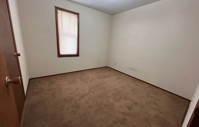 Cute 2 Bedroom 1 Bath