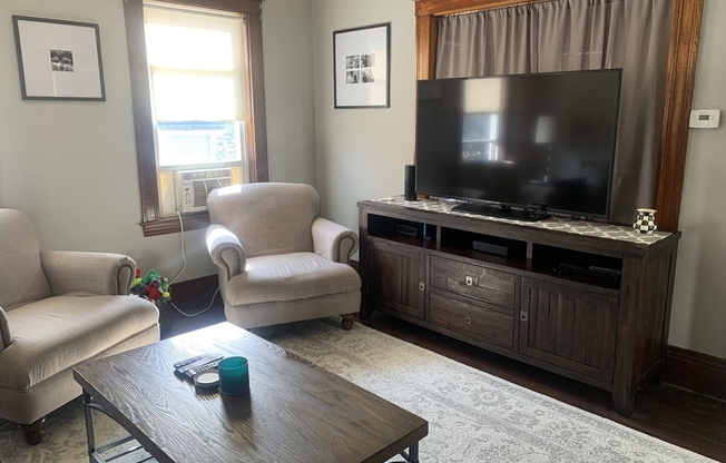 1 bed, 1 bath, 1,000 sqft, $2,300, Unit 2