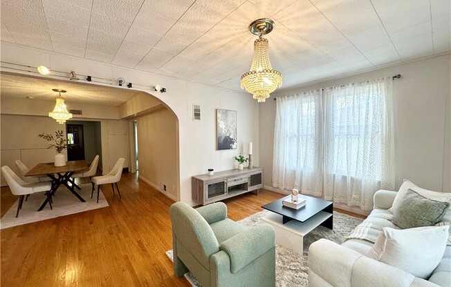6 beds, 4 baths, 3,146 sqft, $4,800