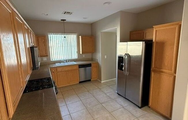 3 beds, 2.5 baths, $2,300