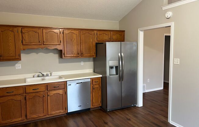 3 beds, 2 baths, $1,595