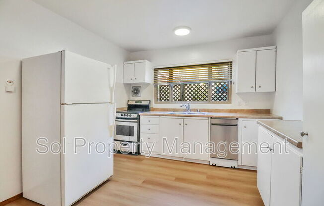 5 TREANOR ST