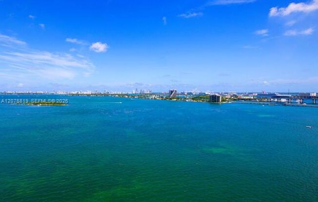 725 NE 22nd St cu-PH2A, Miami, FL 33137