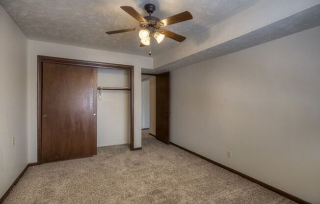 1 bed, 1 bath, 720 sqft, $910, Unit 24
