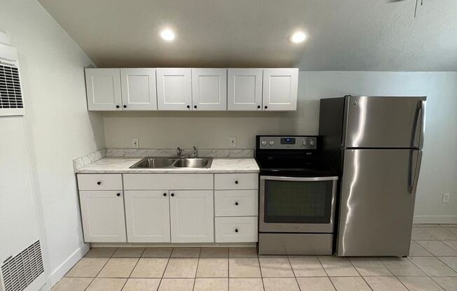 The 700 E Flats
