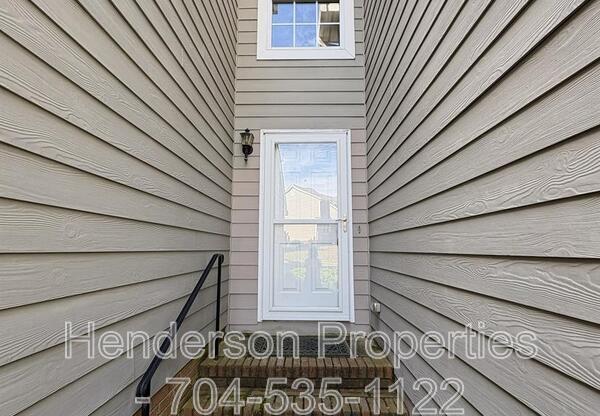 9038 SAINT THOMAS LN