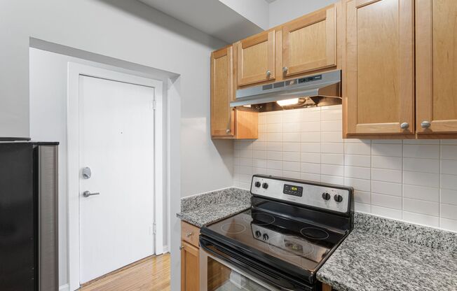 1 bed, 1 bath, 409 sqft, $1,675, Unit 7445-212