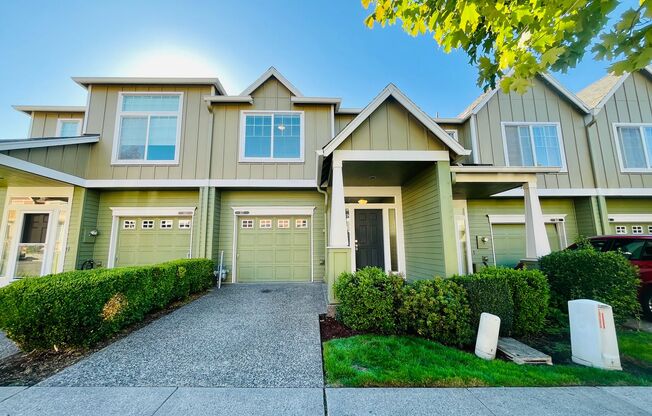 Amazing 3-Bedroom 2.5-Bathroom Townhouse in Beaverton, Attached Garage, Private Patio