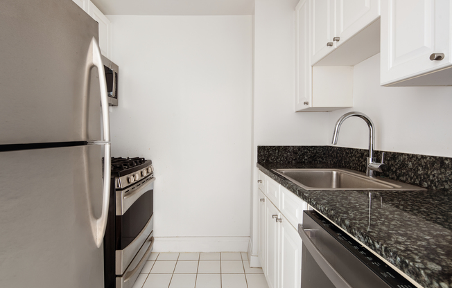 Studio, 1 bath, $3,400, Unit 20C