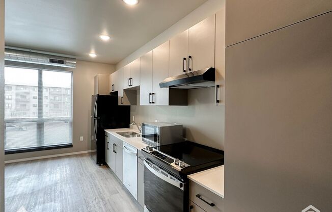 Studio, 1 bath, 558 sqft, $925, Unit 5521-5214