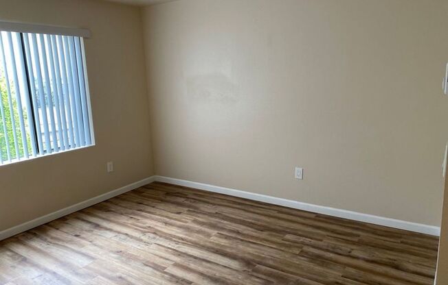 1 bed, 1 bath, 410 sqft, $1,425, Unit 210