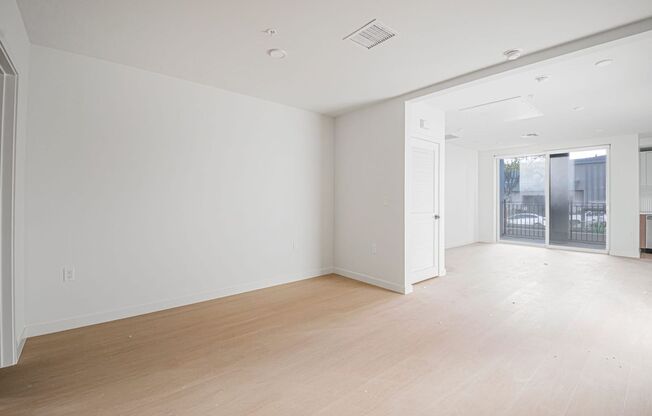 1 bed, 1 bath, 611 sqft, $2,595, Unit 100