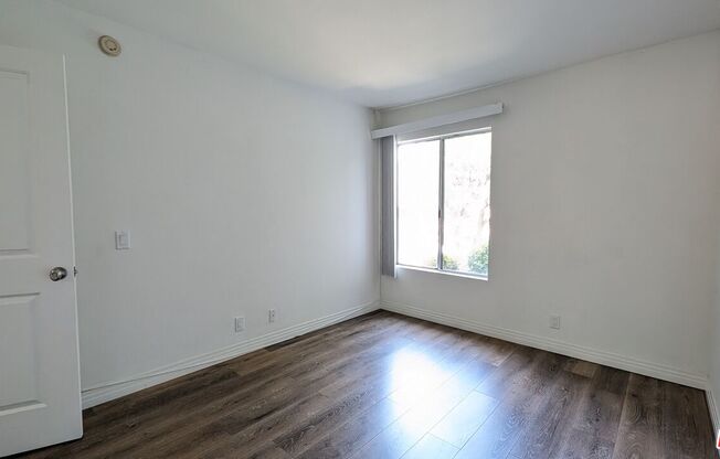 1696 PALISADES DR