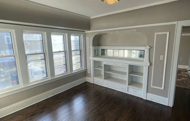 2419-2421 W Keefe Ave. (Duplex)(ACE PROPERTY)