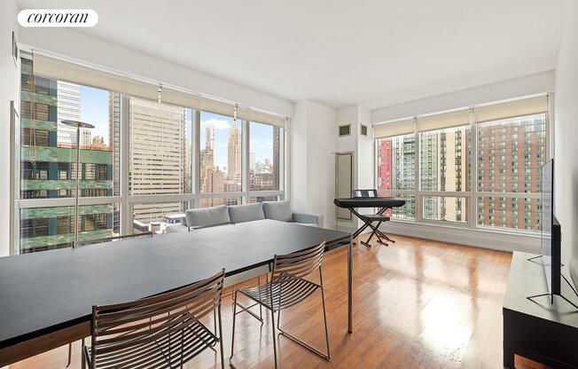 1 bed, 1 bath, 710 sqft, $4,800, Unit 21K