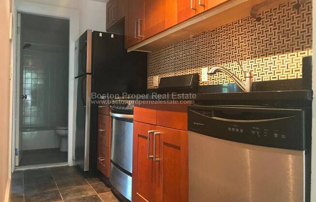 114 Saint Botolph St Apt 1