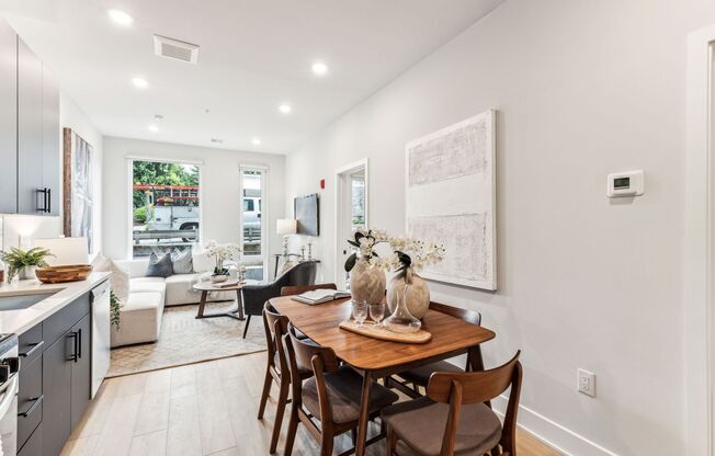 1 bed, 1 bath, 675 sqft, $1,625, Unit 114