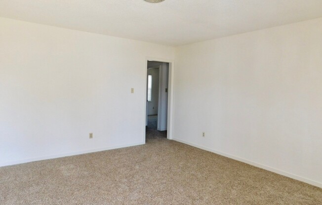 2 beds, 1 bath, $1,041