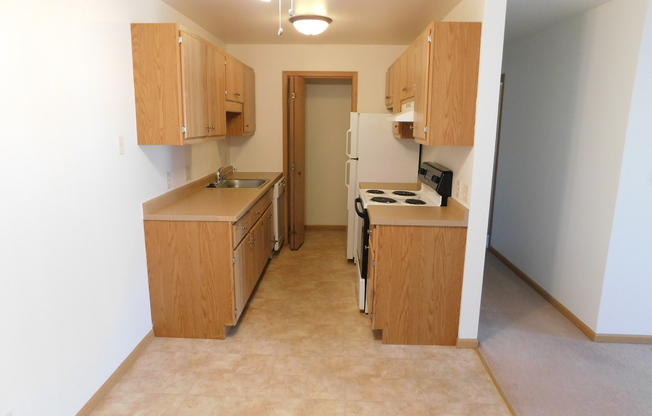 2 beds, 1 bath, $985, Unit 215-08