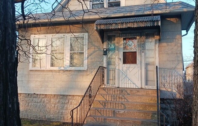 1508 S 1 AVE