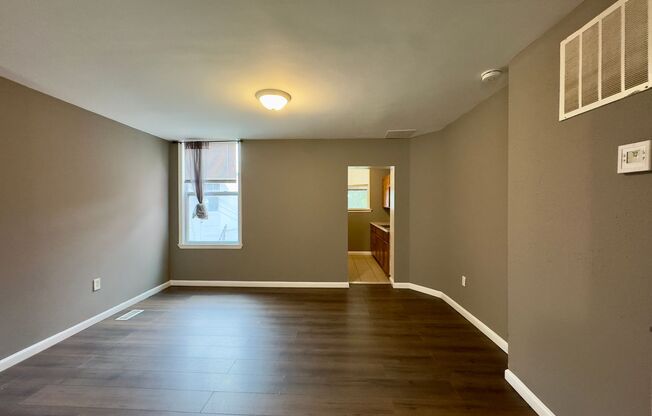 Charming 2 Bedroom/1 Bathroom in Morrell Park, Baltimore!