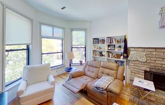 Lincoln Park 3 Bed/2 Bath Duplex + In unit Wash/Dryer