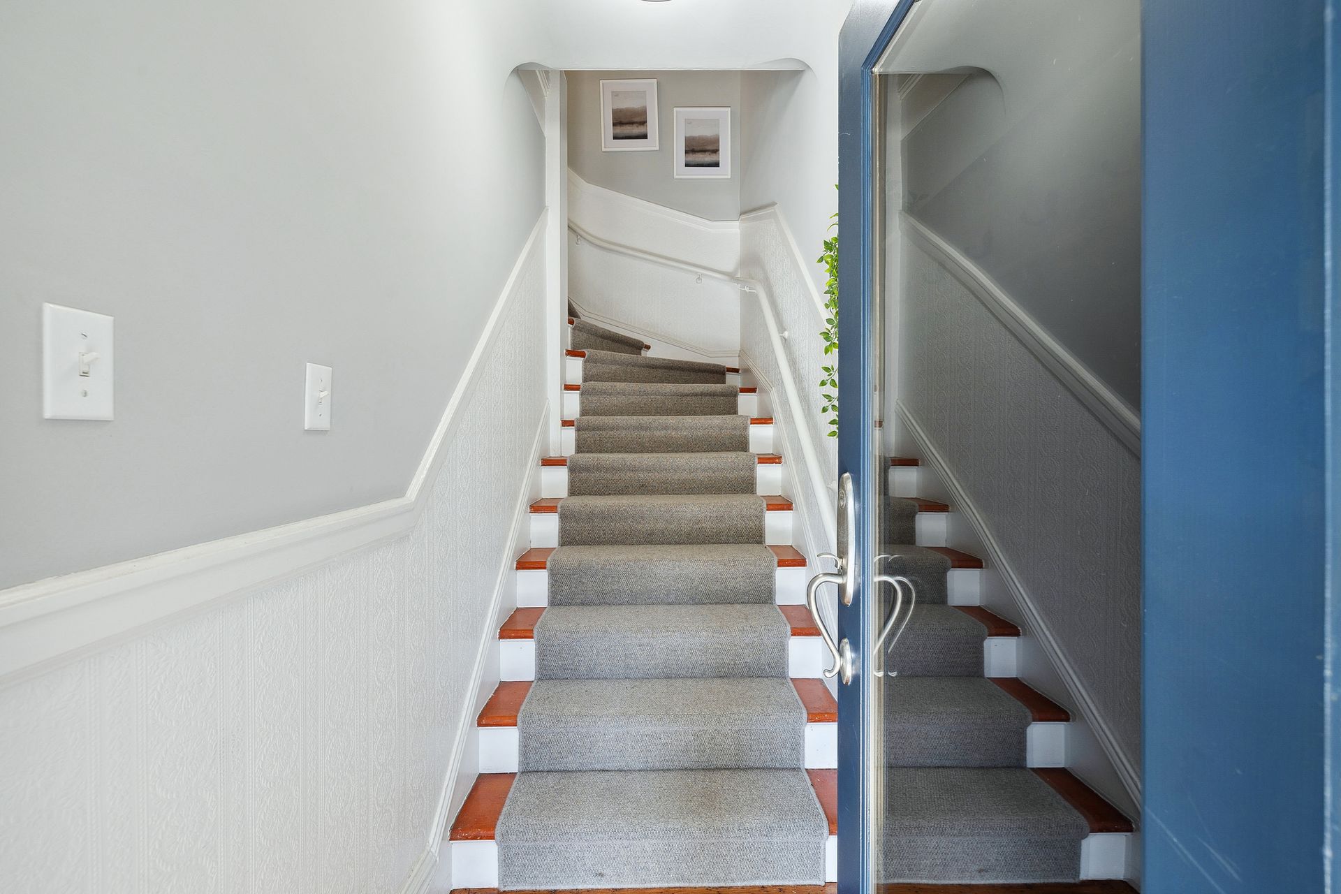 Bernal Heights: Remodeled Unfurnished Top Floor Condo w/ Garage Parking & EV Charging