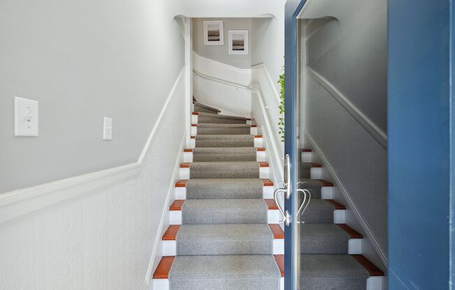 Bernal Heights: Remodeled Unfurnished Top Floor Condo w/ Garage Parking & Shared Yard
