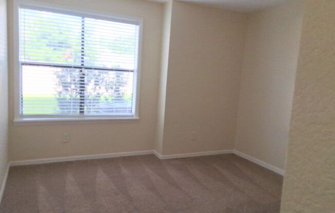 Beautiful Winter Park 2/2 Condo on the first floor x Rent in front of Full Sail !