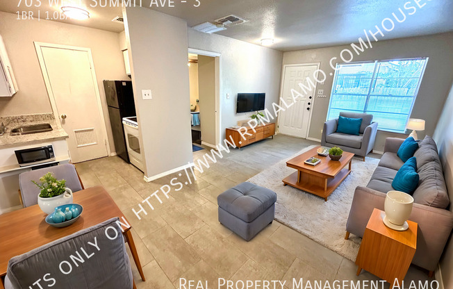 703 West Summit Ave