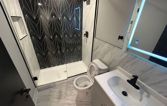 911-913 South Miller Street