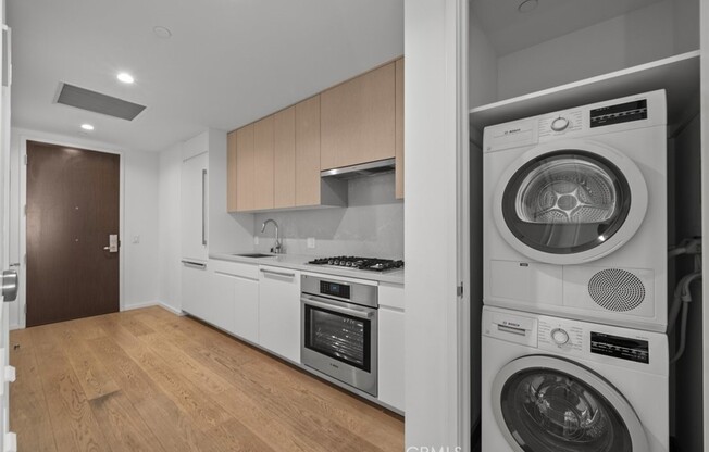 Studio, 1 bath, 519 sqft, $2,700, Unit 617