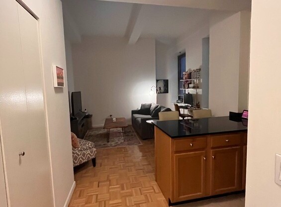 1 bed, 1 bath, $3,400, Unit 11B