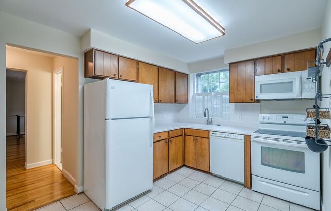 2 beds, 2 baths, $2,940, Unit # #A 2