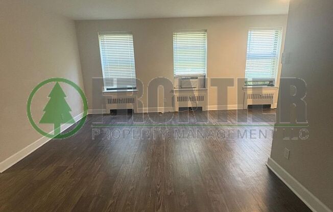 Studio, 1 bath, 465 sqft, $895, Unit 6244 Oakland Ave #103